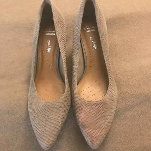 Clark's Women Linvale Jerica Pump, Sage/Suede, Size 6M, brand new pair - Picture 1 of 6